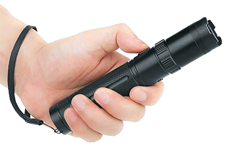 Une lampe torche peut-elle être un moyen de défense efficace ? | Pelta