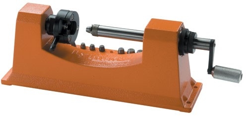 Raccourcisseur de douilles LYMAN Universal Trimmer avec 9 Pilotes